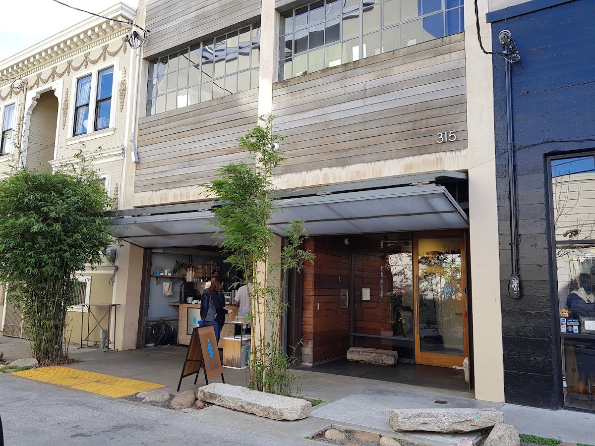 Blue Bottle Coffee CA 94102 — café photo 1