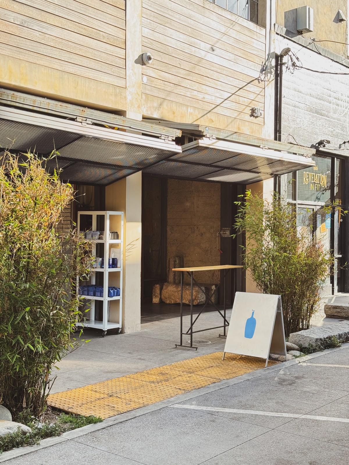Blue Bottle Coffee CA 94102 — café photo 4