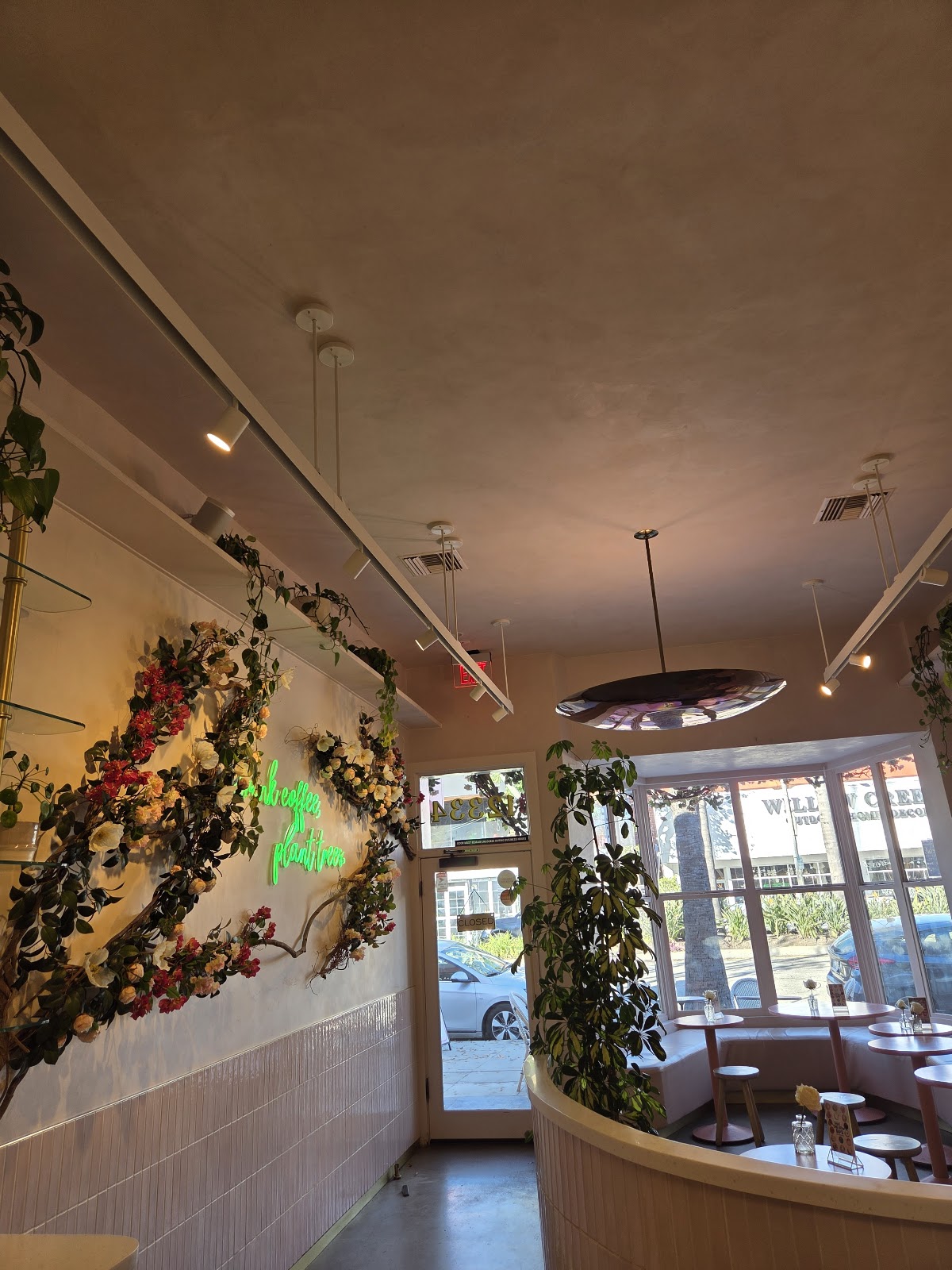 Coffee and Plants — café photo 6