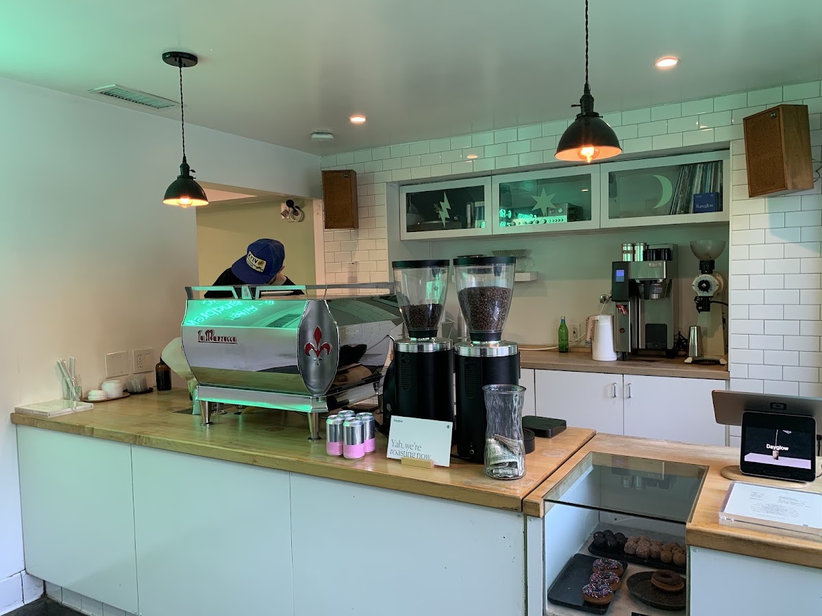 Dayglow — café photo 5