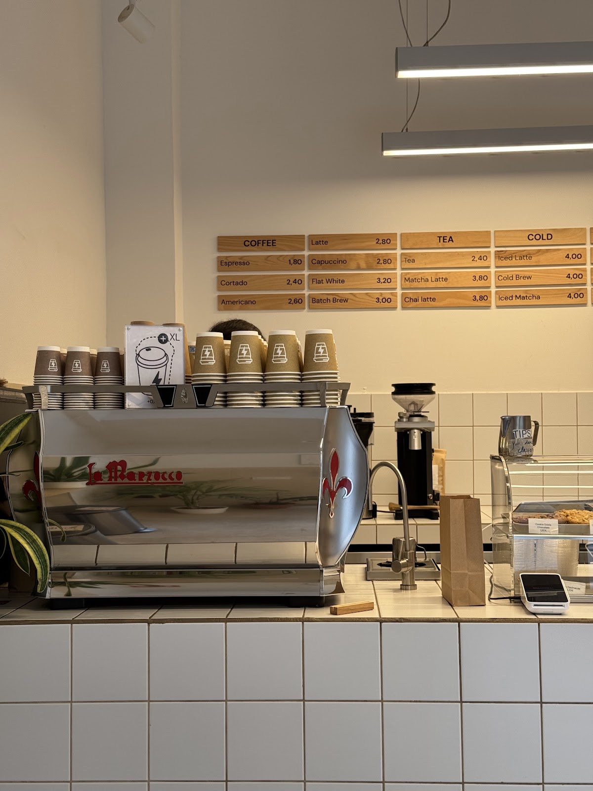 Syra Coffee Balmes — café photo 4