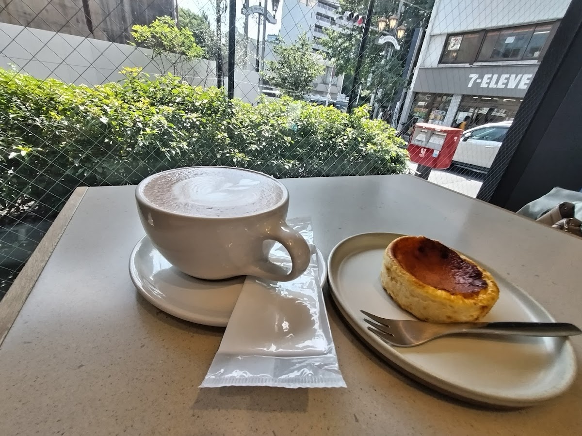 Blue Bottle Coffee Shibuya — café photo 3