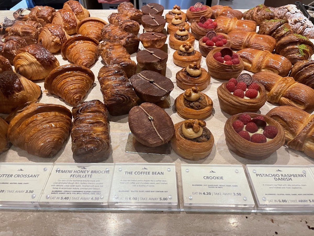 Qima Café and Pâtisserie - Covent Garden — café photo 4