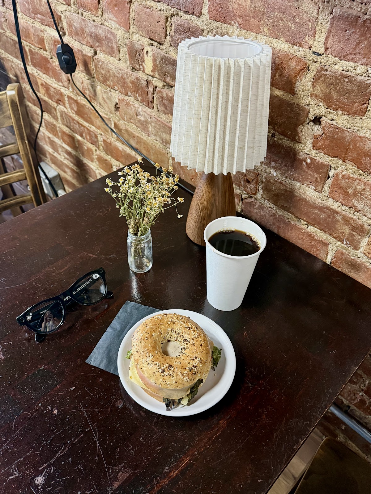 GNIHTON — café photo 3