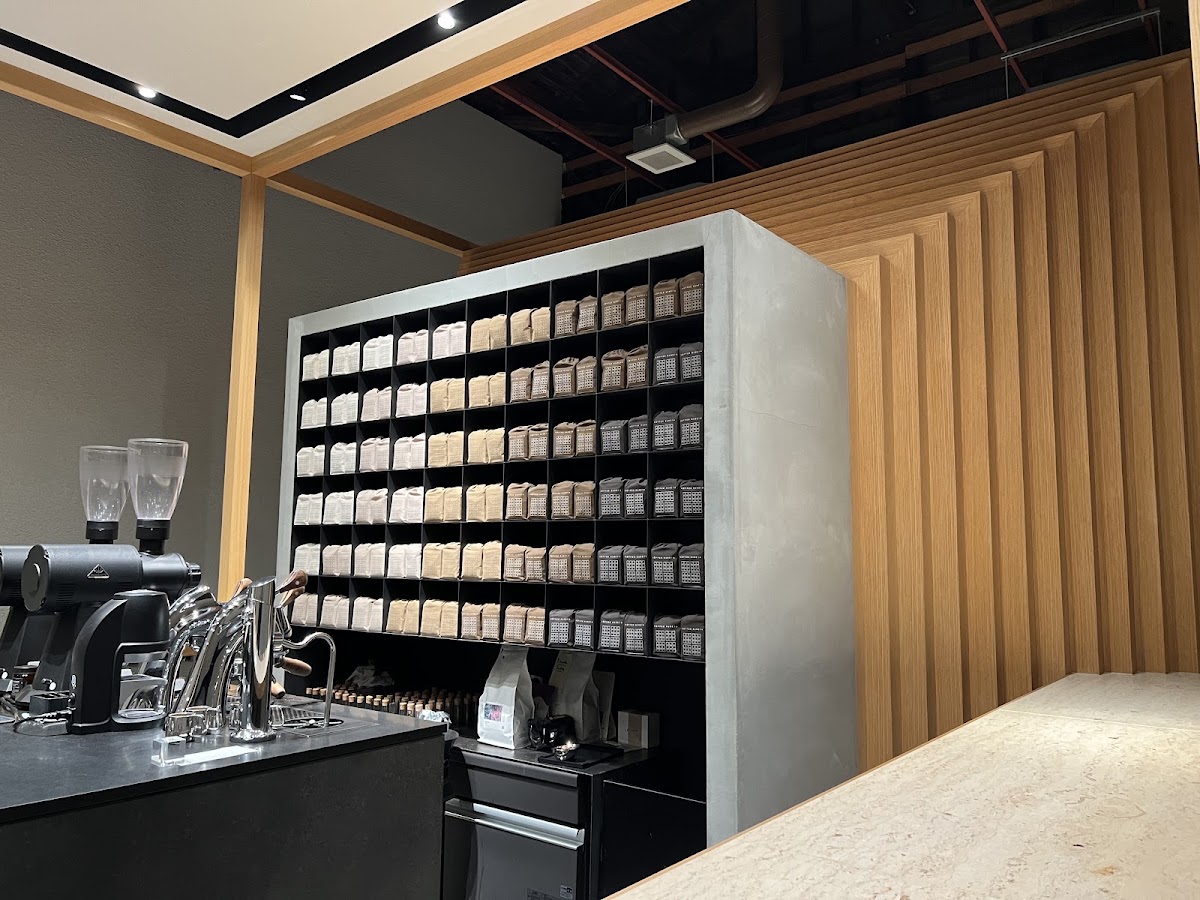 Koffee Mameya Kakeru — café photo 1
