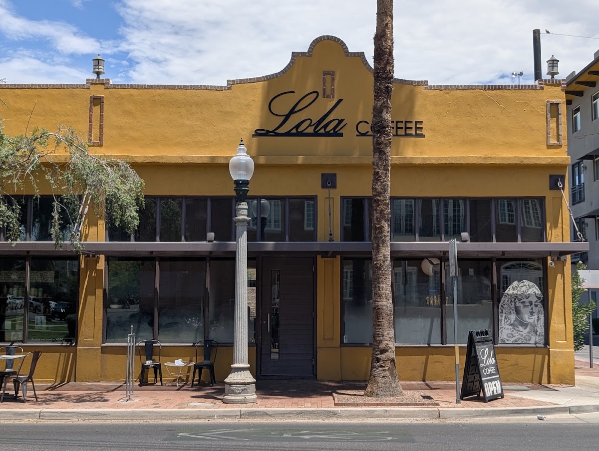 Lola Coffee Central — café photo 1