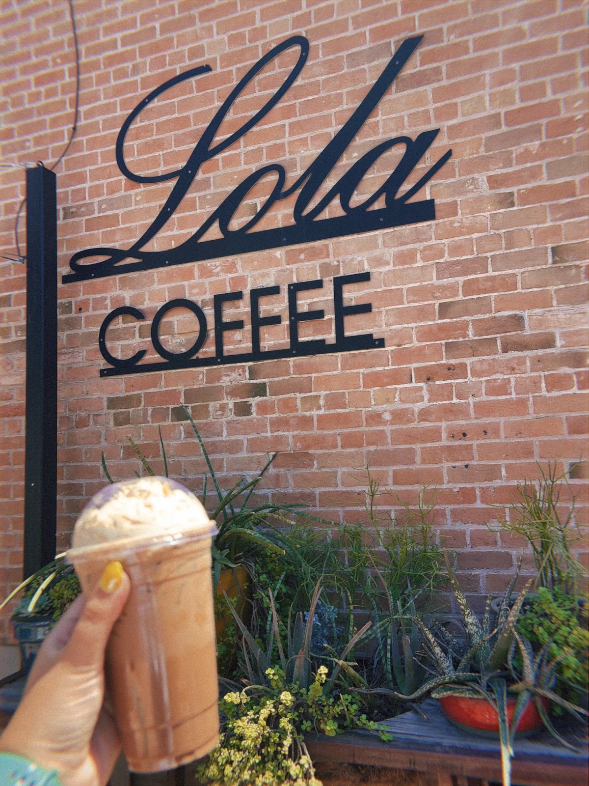 Lola Coffee Central — café photo 4