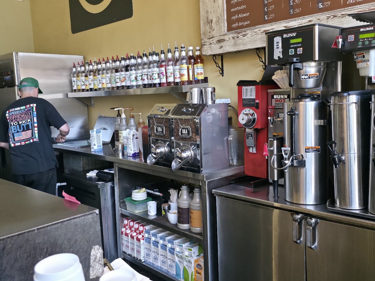 Lola Coffee Central — café photo 5