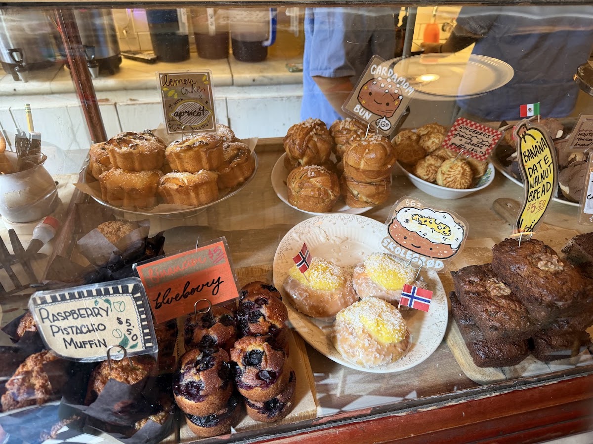 Bakeri — café photo 3