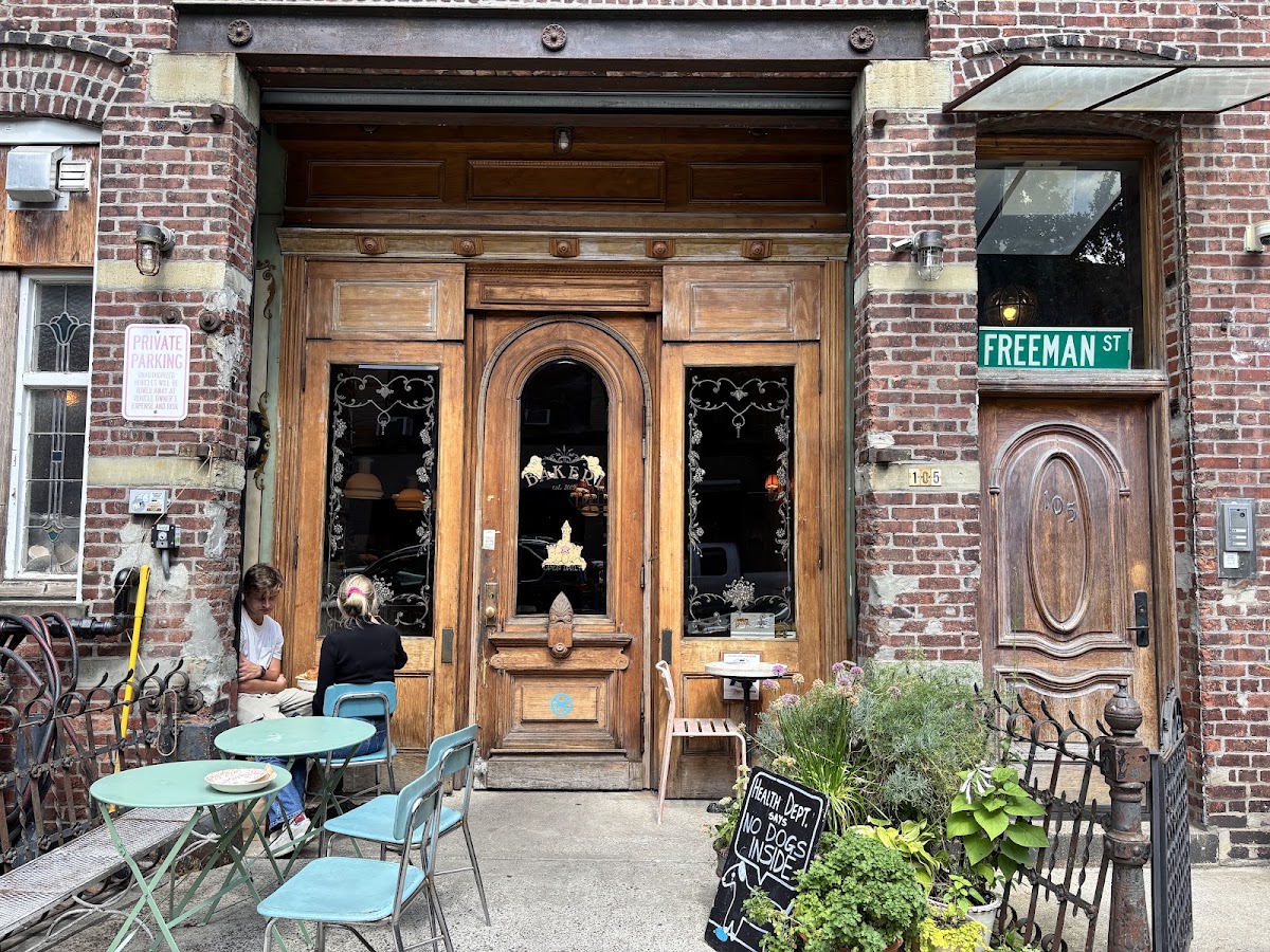 Bakeri — café photo 4